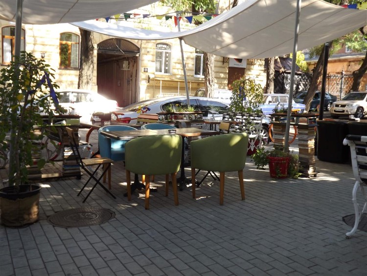 Уличное кафе в Одессе